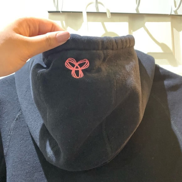 TNA Aritzia Black Hoodie - Picture 2 of 3